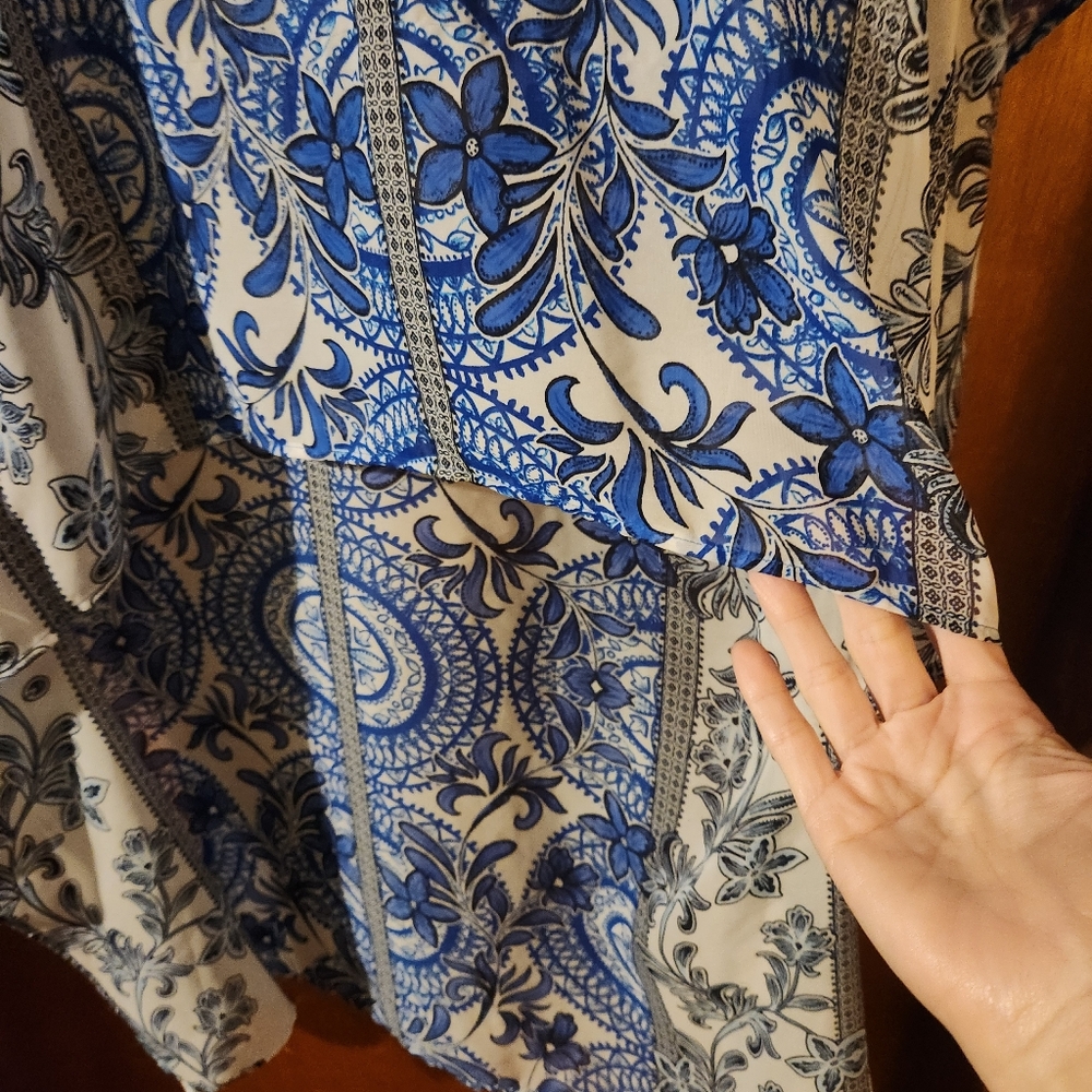 Blue and White Floral High Low Kaftan - Picture 7 of 8